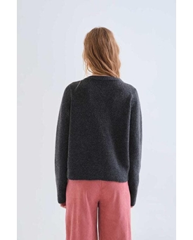Compañía Fantástica_ Cardigan gris oscuro botones rosa - Imagen 2